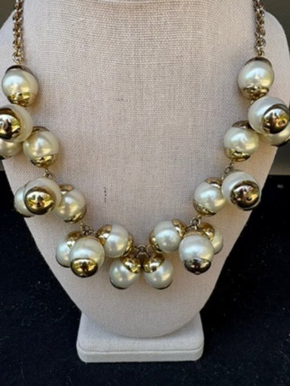 J. Crew Carl Cluster Pearl Gold Tone Necklace Vintage - Picture 2 of 7